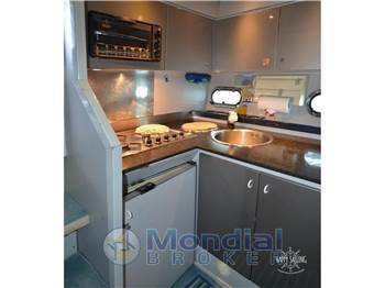 Ferretti Yachts 39