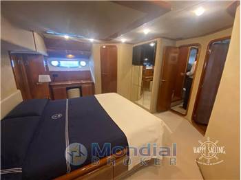 Ferretti Yachts FERRETTI 810