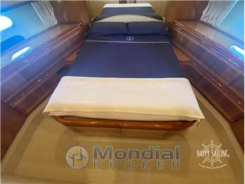 Ferretti Yachts FERRETTI 810