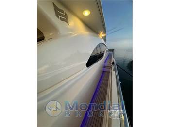 Ferretti Yachts FERRETTI 680 fly