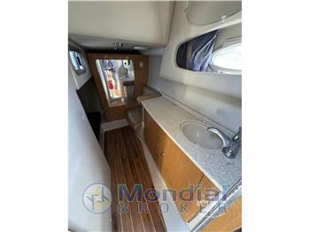 Chaparral Signature 330