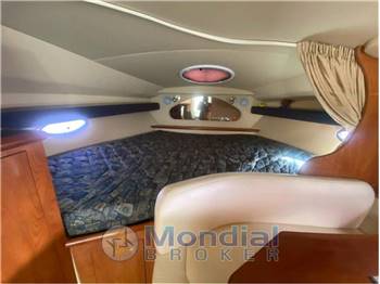 CRUISERS YACHT 300 EXPRESS