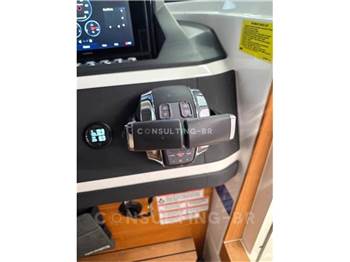 Axopar 28 cabin brabus line