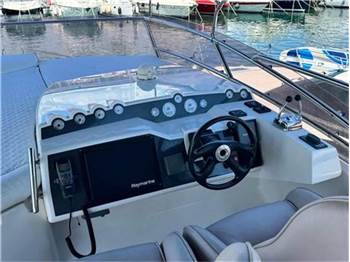 Galeon 530 fly