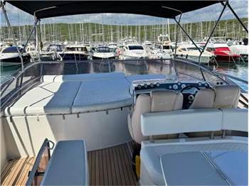 Galeon 530 fly