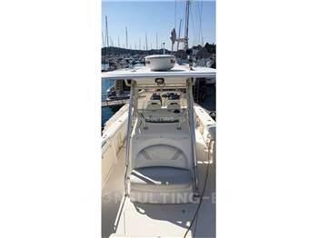 Boston whaler Outrage 320