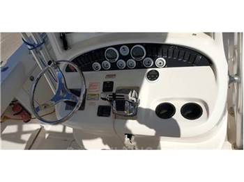 Boston whaler Outrage 320