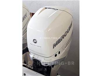 Boston whaler Outrage 320