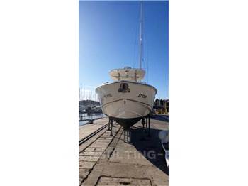 Boston whaler Outrage 320