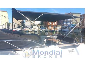 BENETEAU FLYER 8.8 SUNDECK