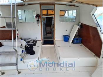 Bertram Yacht 33' SF