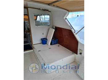 Bertram Yacht 33' SF