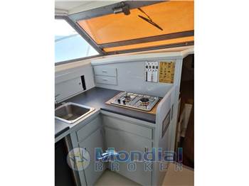 Bertram Yacht 33' SF