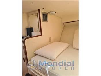 Bertram Yacht 33' SF