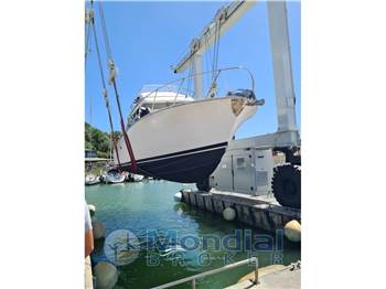 Bertram Yacht 33' SF