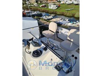 Bertram Yacht 33' SF