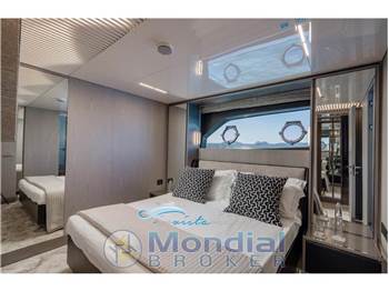 Ferretti Yachts 850