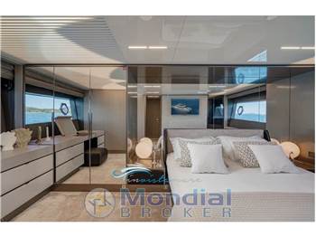 Ferretti Yachts 850