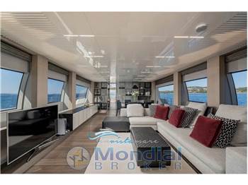 Ferretti Yachts 850