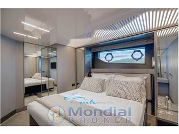 Ferretti Yachts 850