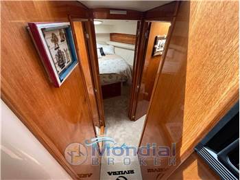 Riviera Marine 40 Flybridge
