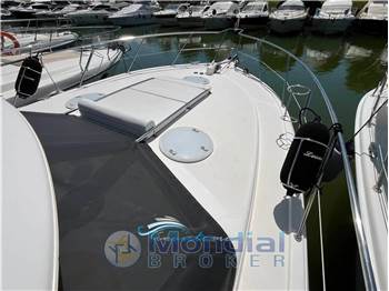 Riviera Marine 40 Flybridge
