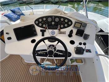 Riviera Marine 40 Flybridge