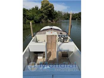 Cigarette R.T. 35 AWESOME