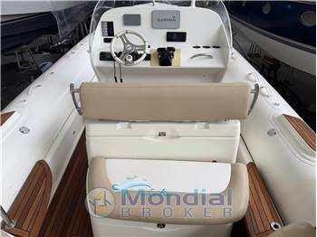 Zodiac Italia Avon GT 850