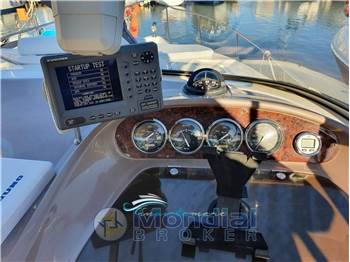 Regal Marine Commodore 2860