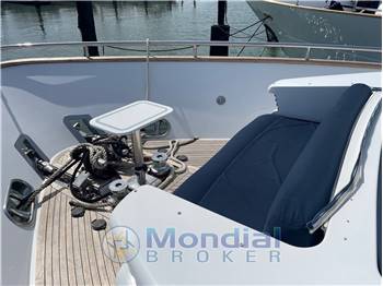 HORIZON 76' DISTINCTIVE