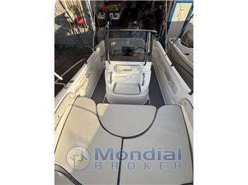 Ranieri Voyager 640 USATO