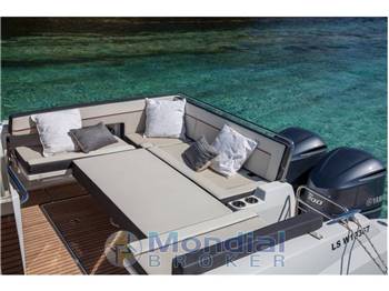 Jeanneau Cap Camarat 10.5 WA S2-PRONTA CONSEGNA