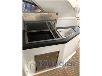 Sealine S330 USATO