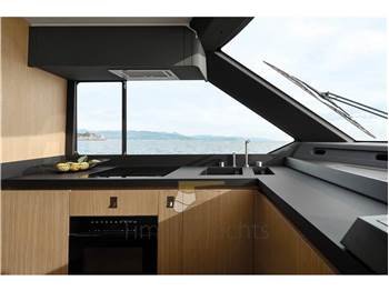 Azimut Seadeck 7