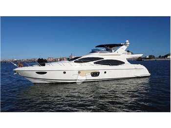 Azimut 68E