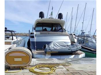 Pershing 62