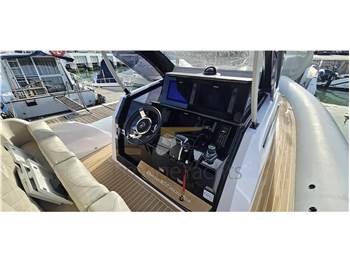 Ranieri International Cayman 50.0 hard top