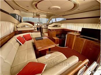 Ferretti Yachts 460