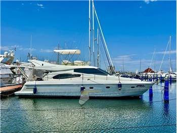 Ferretti Yachts 460