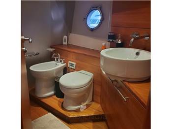 Aicon 64 FLY (4 cabins + crew)