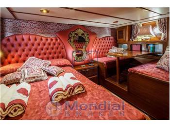 Rose island PATHFINDER 58