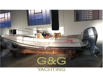 BOSTON WHALER OUTRAGE  21