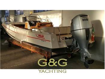 BOSTON WHALER OUTRAGE  21