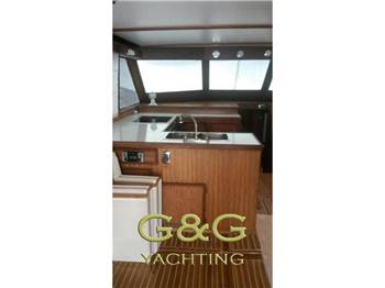 HATTERAS 53