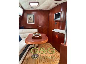 CHRIS CRAFT ROAMER 43
