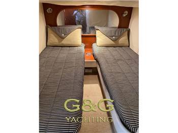 CHRIS CRAFT ROAMER 43