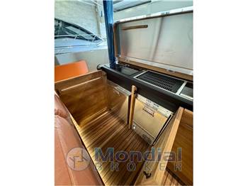 CRANCHI A46 LUXURY TENDER