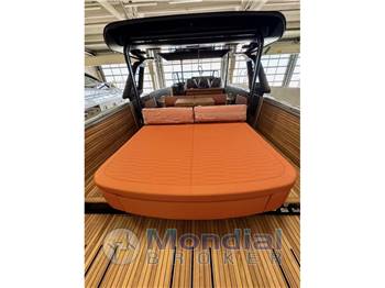 CRANCHI A46 LUXURY TENDER