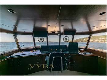 Camper & Nichlsons C&N 40